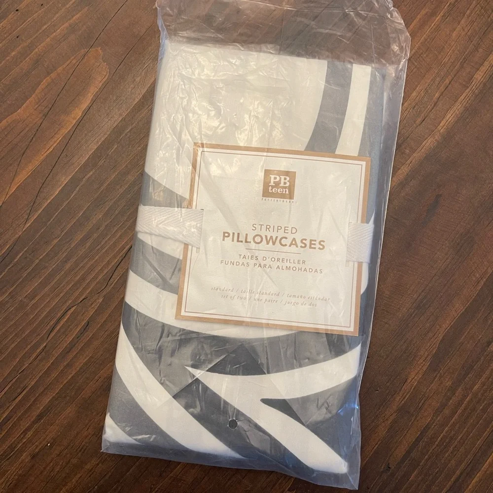 Pottery Barn Teen Grey Striped Standard Organic Pillow Cases New In Package - Picture 3 of 4